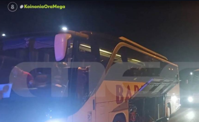 Kamenovan autobus sa srpskim turistima u Grčkoj: Stakla razvaljena, troje povrijeđeno (VIDEO)