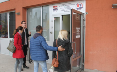 Traže veća primanja: Na mukama zaposleni u Centru za socijalni rad
