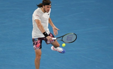 Cicipas u četvrtfinalu AO