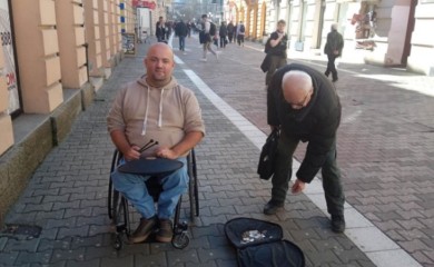 Svira u Gospodskoj: Ognjen prikuplja novac za Tursku i Siriju