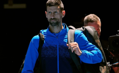 Đoković pogođen u glavu - ponovo (VIDEO)