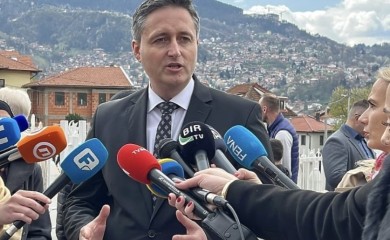Bećirović poručio Dodiku: Ne igraj se vatrom
