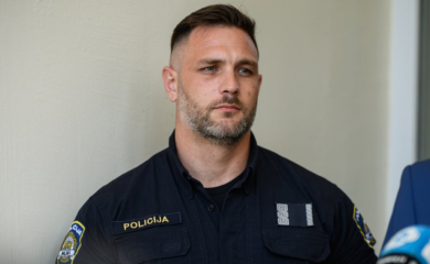 Oglasio se zgodni policajac iz Zadra: Dobio zanimljivu ponudu