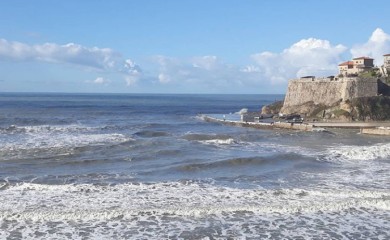 Na plaži u Ulcinju spaseno dijete, jak vjetar ga odvukao tri kilometra od obale