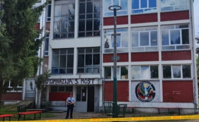 Brojna pitanja “vise u vazduhu”: Stručnjaci o stravičnom zločinu u Sanskom Mostu