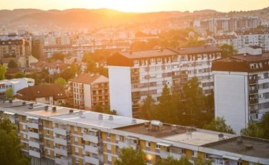 Jutro hladno i pretežno vedro uz malu do umjerenu oblačnost