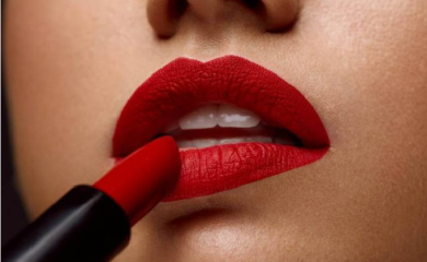 Crveni karmin može da stoji svakome, provjerite kako