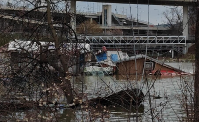 Na Adi Ciganliji potonula jedna splav kućica