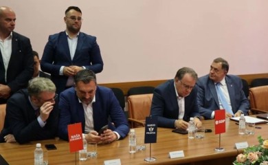 Stranke “trojke” raskidaju saradnju sa SNSD-om na nivou BiH