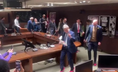 Kanadski političari prošetali u štiklama i razbjesnili žene: Ovo je cirkus i šamar za sve nas