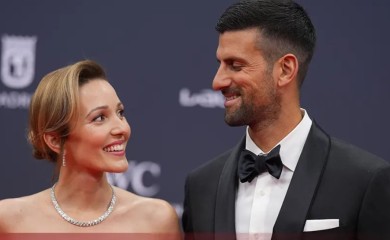 Ona je ukrala šou uz Novaka: Еvo ko je misteriozna ljepotica sa Laureusa