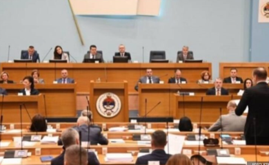 Opozicija traži posebnu sjednicu NSRS o stanju u javnim preduzećima: “Srpska trpi štetu svaki dan”