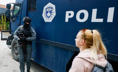 Nove tenzije na KiM: Kosovski specijalci blokirali ulicu u Zvečanu
