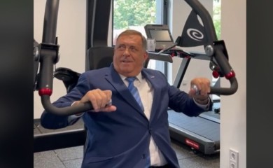 Dodik vježbao u teretani: "Imam snage" (VIDEO)