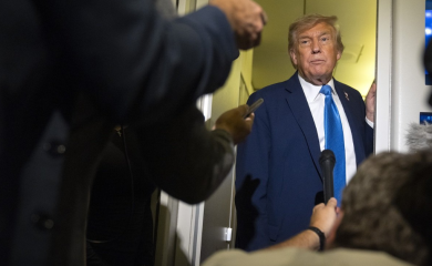 Novootkrivene fotografije i video snimci otkrivaju veze Trampa i Epstina