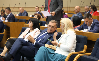 Odbacuje se mogućnost prijevremenih izbora: Ovo su ZAKLJUČCI KOJE JE USVOJILA Narodna skupština Srpske, od Dodika traže da ne odstupa