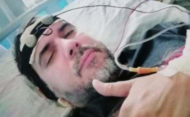 Pjevač završio u psihijatrijskoj bolnici: Teška bolest se ponovo vratila