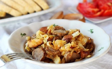 Prženi kupus sa roštiljskim mesom