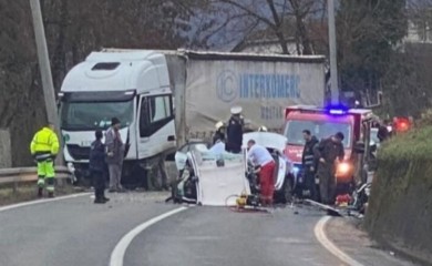 Stradali roditelji i djeca: Sutra obdukcija četiri osobe koje su poginule u stravičnoj nesreći