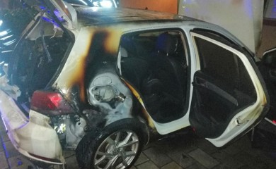 Osumnjičeni za paljenje auta u Banjaluci završio u bolnici jer se nagutao dima