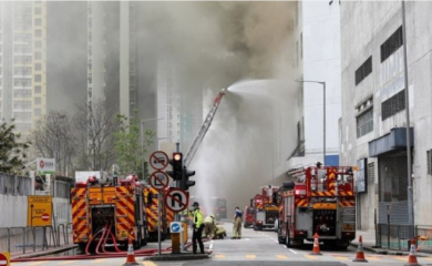 Gori skladište u Hong Kongu: Ekipe na terenu, evakisano 3.400 ljudi