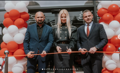 Porodica Rame Isaka ulazi u novi biznis: Otvoren salon luksuznih automobila VIDEO