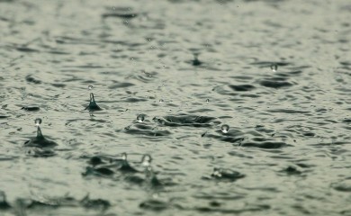 Sutra zahlađenje i pljuskovi sa grmljavinom