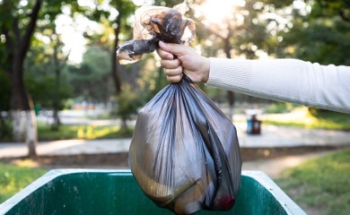 Komšije čule plač: Novorođene bebe ostavila u kantu za smeće