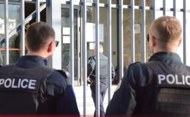 Nova drama na KiM: Funkcioneri privedeni na razgovor