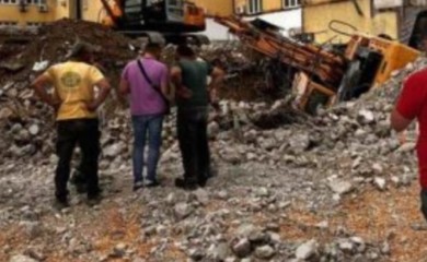 Neobična scena na gradilištu u Banjaluci: Propao bager kod Palasa