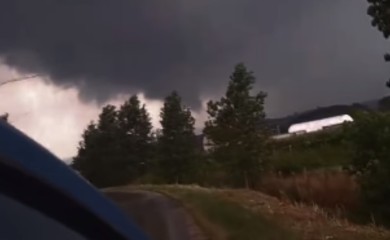 Snimljen tornado u Srbiji VIDEO