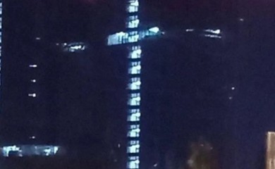 Zgrada Vagnera svijetli u obliku krsta
