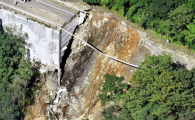 JAPAN: Poginulo dvoje, bez struje ostalo 120.000 ljudi