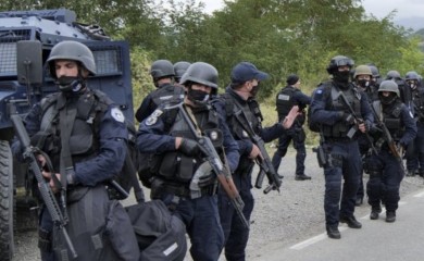 Kamionima blokirali put pa otvorili vatru: Poginuo kosovski policajac, jedan ranjen, a drugi povrijeđen