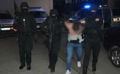 Staricu izbo nožem 24 puta! Mladić (18) iz BiH priznao ubistvo svoje bake