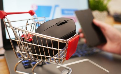 Zloupotreba ličnih i kartičnih podataka: Oprez prilikom onlajn kupovine tokom "Crnog petka"