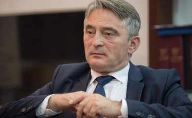 Gotiva u Frankfurtu! Komšić i delegacija za dan potrošili više od 6.000 KM u VIP salonu