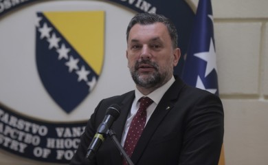 Konaković “doliva ulje na vatru”: Više vjerujem Helezu nego predstavnicima Srpske