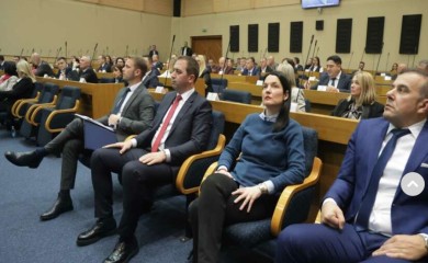Posebna sjednica NS RS: "Naći rješenje koje neće ugroziti poziciju Srpske"