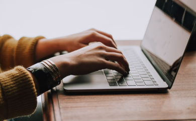 Prevarili građane kupovinom na internetu i skinuli im sav novac sa računa