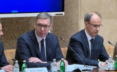 Vučić oštro ministrima: Niste bogom dani da uživate!