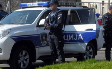 Porodično nasilje u Obrenovcu: Tukao i davio suprugu, a onda nasrnuo i na policajce