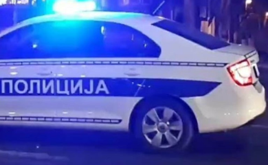 Krvnički nasrnuo na suprugu: Udarao ženu vratima od sobe