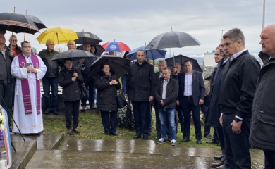 Povodom godišnjice osnivanja brigade HVO: Milanović odlikuje u Derventi (FOTO/VIDEO)