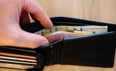 Pronašao novčanik pun para i vratio vlasniku (FOTO)