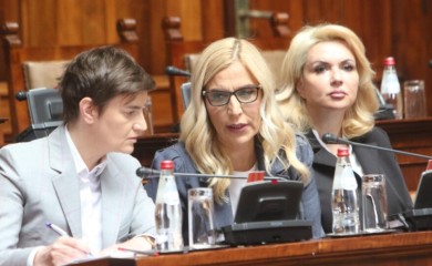 Brnabić pozvala građane na oba skupa i „Srbija protiv nasilja“ i „Srbija nade“