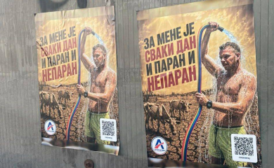 Alternativa ponovo pogodila u centar: Potkozarje obljepljeno plakatima koji prozivaju Stanivukovića zbog nestašice vode (FOTO)