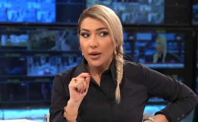 Jovana Jeremić ne prestaje da šokira: Tokom emisije pokazala zadnjicu FOTO