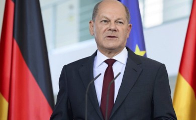 Poljski šef diplomatije optužio Šolca za miješanje u izbore
