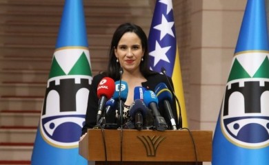 Gradonačelnica Sarajeva hit na Twitteru: "Bendži, ne miješaj se u izbore u drugoj zemlji"